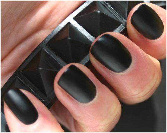 Matte-Black-Nail-Polish-2